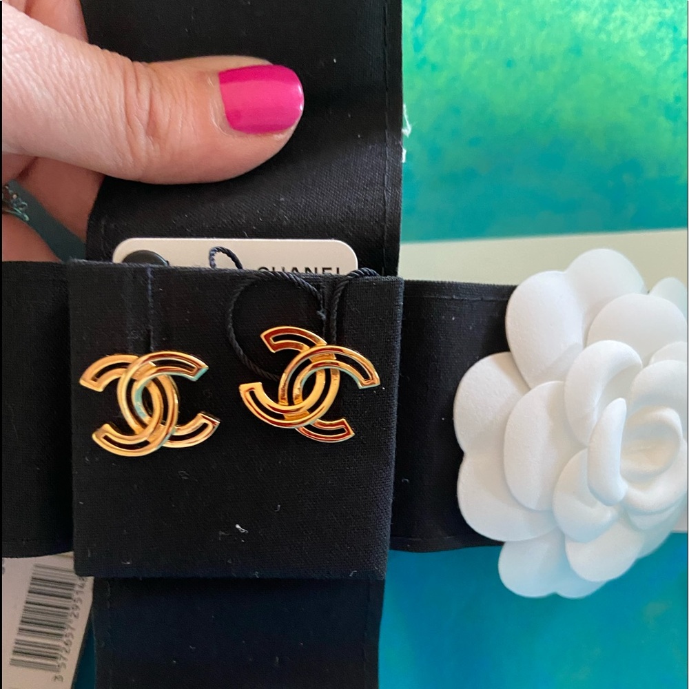 Chanel earring
